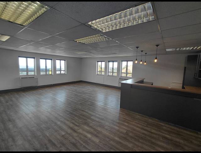387M² OFFICE TO LET IN BRYANSTON
